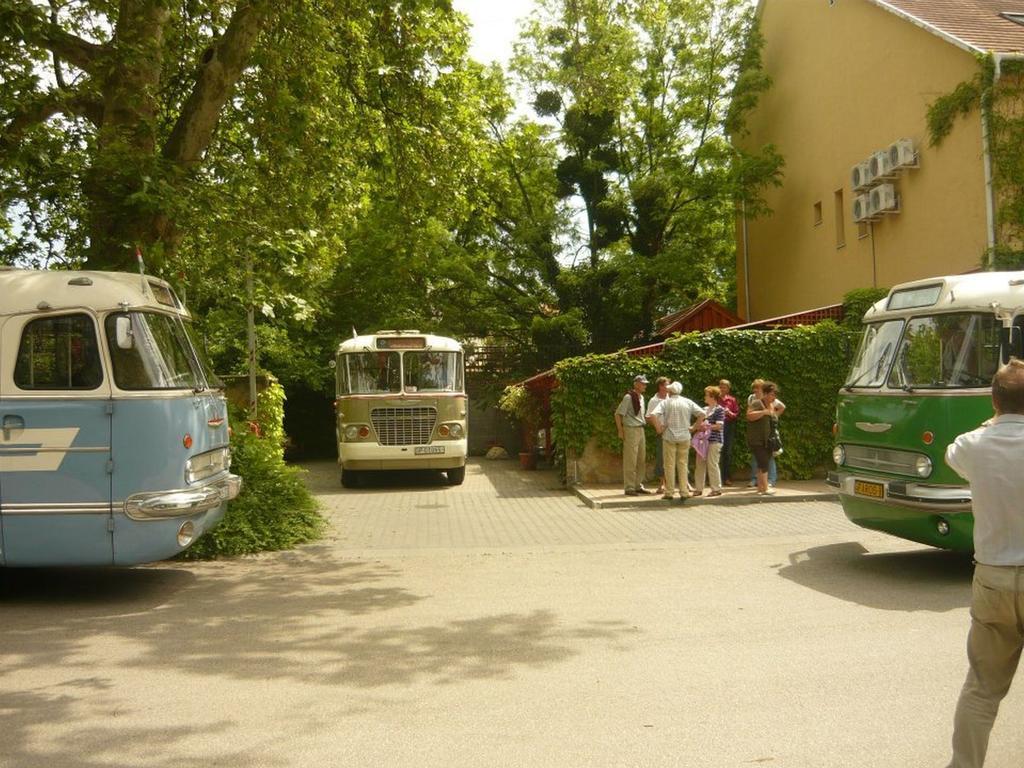 Hotel Arnold Tata Kültér fotó